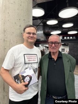 Андрей Никитин-Перенский (с новой книгой Ксении Кривошеиной о матери Марии, изд. ISIA-Media) и Никита Кривошеин.