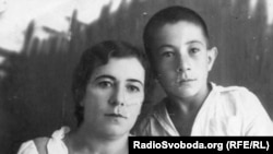 Наріман Казенбаш з мамою