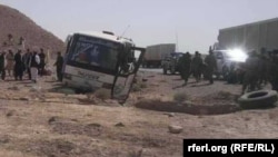 تصویر از یک تصادم ترافیکی در افغانستان٬ جبنهٔ تزئینی دارد