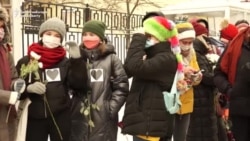 Moscow Women Protest For Release Of Detainees