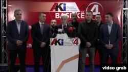 Kreu i BDI-së, Ali Ahmeti (në mes) gjatë një adresimi, pas përfundimit të rundit të dytë të zgjedhjeve lokale. 2 nëntor 2025.