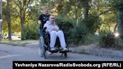 На відміну від старих будинків елементи міського благоустрою можливо зробити доступними для людей з інвалідністю вже зараз, каже Павло Кравчук