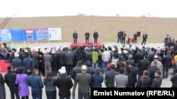 Митингге катышкан эл