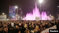 Белграддагы демонстранттар. 22-декабрь, 2018-жыл.