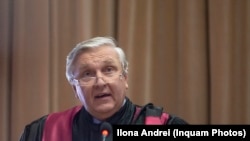 Doctorul Mircea Beuran se face vinovat, potrivit investigației preliminare, de încălcarea a 10 din cele 33 de obligații stabilite de protocol.Întreaga echipă medicală care a asistat la operație, amendată cu 30.000 lei