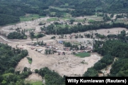 Вид с воздуха на пострадавший район в провинции Западная Суматра. Индонезия, 30 ноября 2025 года