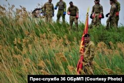 Проходження морськими піхотинцями смуги перешкод. 8 травня 2018 року