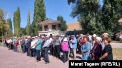 Кой-Ташта чогулган адамдар. 17-сентябрь, 2021-жыл.