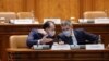 Premierul Cîțu amenință că și alți miniștri care îl vor ataca urmează să fie remaniați. Discuție în Parlament între vicepremierul Dan Barna și premierul Cîțu, imagine generică 2021 