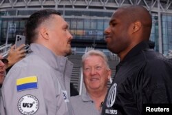 Олександр Усик та Даніель Дюбуа зустрічаються віч-на-віч перед боєм. Лондон, Велика Британія, 15 липня, 2025 року