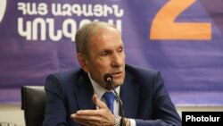 Հայաստանի առաջին նախագահ Լևոն Տեր-Պետրոսյան, արխիվ