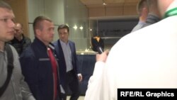 Володимир Зеленський вирушив із командою до журналістів, щоб повідомити про перемогу