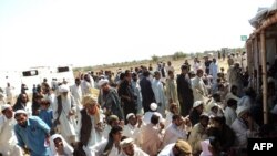 
د شمالي وزیرستان ځوانانو له حکومته په دغه سیمه کې د ړنګو شویو کورونو د معاوضو ورکولو تر څنګ د اصلاحاتو عملي کولو غوښتنې وکړې.