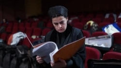 پانیذ فریوسفی‌؛ انتخابی معنادار برای رهبری ارکستر سمفونیک بحران‌زدهٔ تهران 