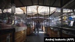 'Otprilike su ovde na konkursu izdvojili četvrtinu rekonstrukcije jedne pijace u Beogradu da 44 opštine izađu iz siromaštva', navodi Mladen Jovanović (na fotografiji pijaca u Beogradu tokom pandemije, 2020)