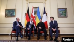 Cancelarul german Friedrich Merz, prim-ministrul britanic Keir Starmer, președintele ucrainean Volodimir Zelenski și președintele francez Emmanuel Macron se întâlnesc pe 8 decembrie în Downing Street, la Londra.