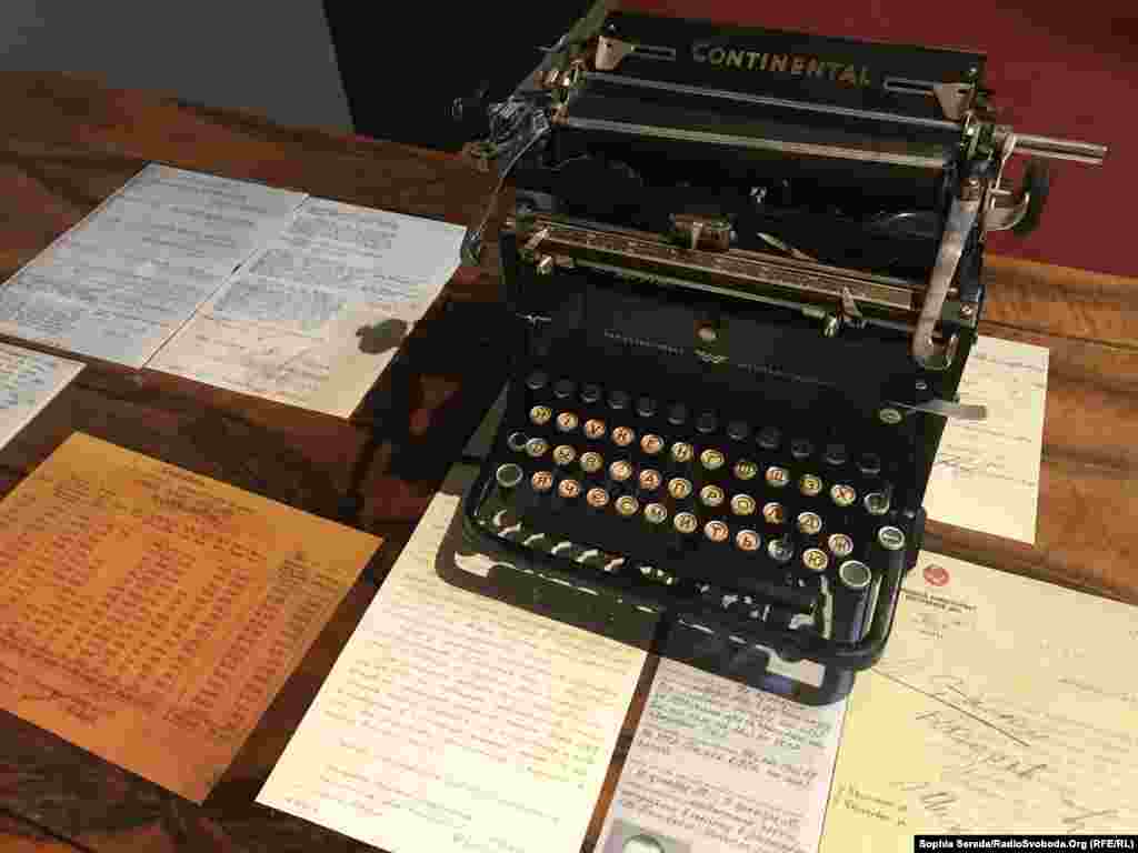 Катування було одним із поширених явищ часів Великого терору. Вироки до розстрілу, що не підлягали оскарженню, ув'язненим часто виносили&nbsp;без будь-якого суду й негайно приводились у виконання.