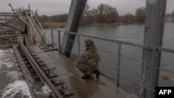 Ucraina s-a bazat pe râul Oskil ca structură defensivă naturală împotriva forțelor ruse din regiunea Harkov. Rusia a găsit o modalitate de a trece pe sub râu. (fotografie de arhivă)