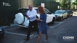 На запитання про те, звідки у нього кошти на Land Cruiser і яка наразі зарплата в СБУ, Борейчук відповів коротко: «Робіть запит»