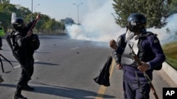 نیروهای امنیتی در اسلام آباد 