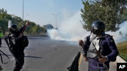 په اسلام اباد کې د روانو لاریونونو یوه څنډه