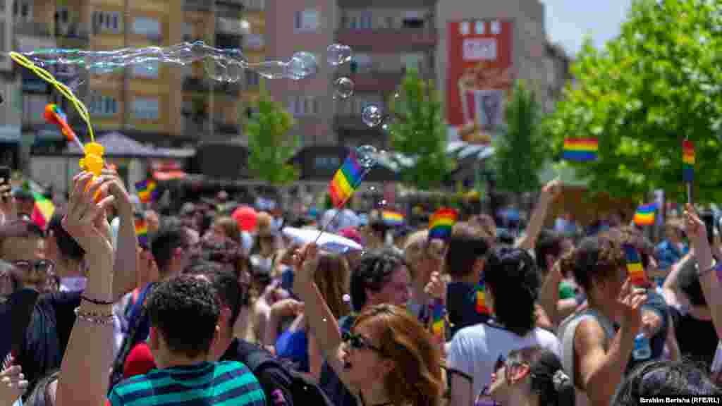 Paradës i kanë paraprirë aktivitete të shumta përgjatë Javës së Krenarisë. 