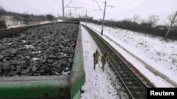 Надзвичайний стан в енергетиці України бло запроваджено внаслідок блокування перевезень антрацитового вугілля через лінію розмежування з окупованими територіями