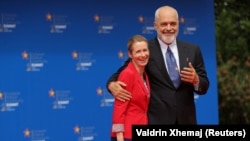 Kryeministri i Shqipërisë, Edi Rama, dhe shefja e politikës së jashtme të BE-së, Kaja Kallas.