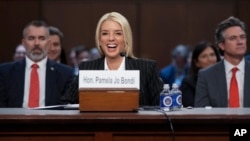 Noul procuror general al SUA, Pam Bondi.