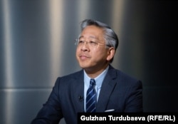 Дональд Лу.