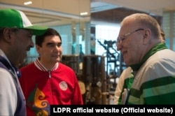 Президент Гурбангулы Бердымухамедов в апреле 2017 года наградил лидера ЛДПР Владимира Жириновского званием «почетный старейшина Туркменистана»