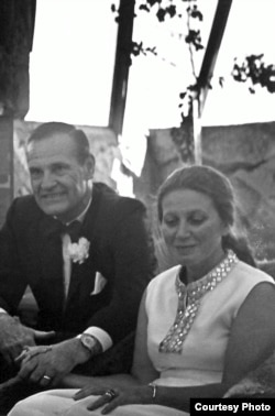 Світлана Аллілуєва і Веслі Пітерс. Фото 1970 року з архіву Джона Амарантідеса