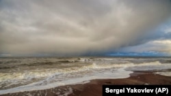 Белое море у берегов села Нёнокса.