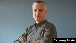 Mултимедијалниот уметник и активист Перо Кованцалиев