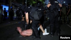 Arrestime në Beograd, pas përfundimit të protestës së studentëve.
