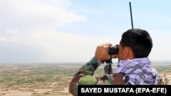 مقام‌های ولایت غزنی ادعای طالبان در مورد به دست گرفتن کنترل مرکز ولسوالی ده یک این ولایت را رد کرده اند. 