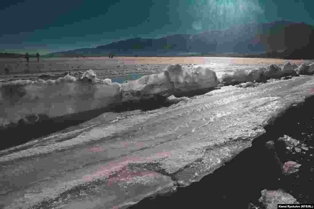 Вид на водохранилище с берега.