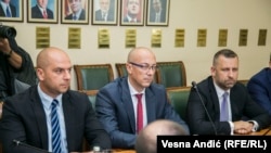 Zyrtarët e Listës Serbe: Igor Simiq, Goran Rakiq dhe Dallibor Jevtiq