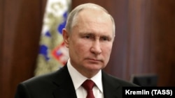 Половина з тих, хто не хоче переобрання Путіна, кажуть, що він «засидівся, набрид і йому пора на пенсію»