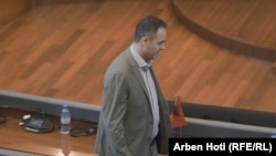 Mandatar za premijera Glauk Konjufca tokom sednice Skupštine Kosova, 22. avgust 2025.
