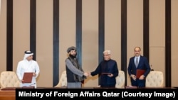 په دوحه کې د اکتوبر پر ۱۸مه د پاکستان او د طالبانو حکومت دفاع وزیرانو ملاقات کړی وو. پخوانی انځور