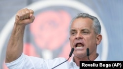 Ultimul miting politic la care a participat Vlad Plahotniuc în calitate de lider al Partidului Democrat, înainte de a pleca din țară, Chișinău, 9 iunie 2019. 