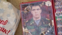 Чаро ба хонаводаи афсари ҳалокшуда хона надоданд?