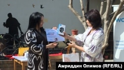 Премию Коалиции женщин-журналистов в сфере печати и интернета получила журналистка Джамиля Мирбозхонова