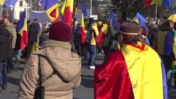 Protest fără autorizație în Piața Victoriei. Incidente între jandarmi şi simpatizanţii lui Călin Georgescu. Traficul rutier a fost blocat 