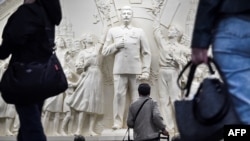 Ռուսաստան - Ստալինի խորաքանդակը Մոսկվայի մետրոյի Տագանսկայա կայարանում, 15-ը մայիսի, 2025թ.