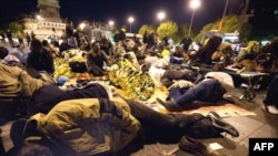 شماری از پناهجویان در پاریس پایتخت فرانسه