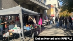 Štandovi sa osveženjem za učenike u blokadi, 14. oktobar 2025.