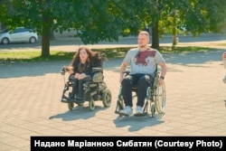 Під час соціального експерименту Маріанна Смбатян запропонувала містянам разом з нею протестувати центр Запоріжжя на доступність