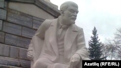 The newly unveiled monument to Lenin in Ufa, Bashkortostan.